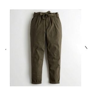 Hollister Pleated High Waist Twill Pants